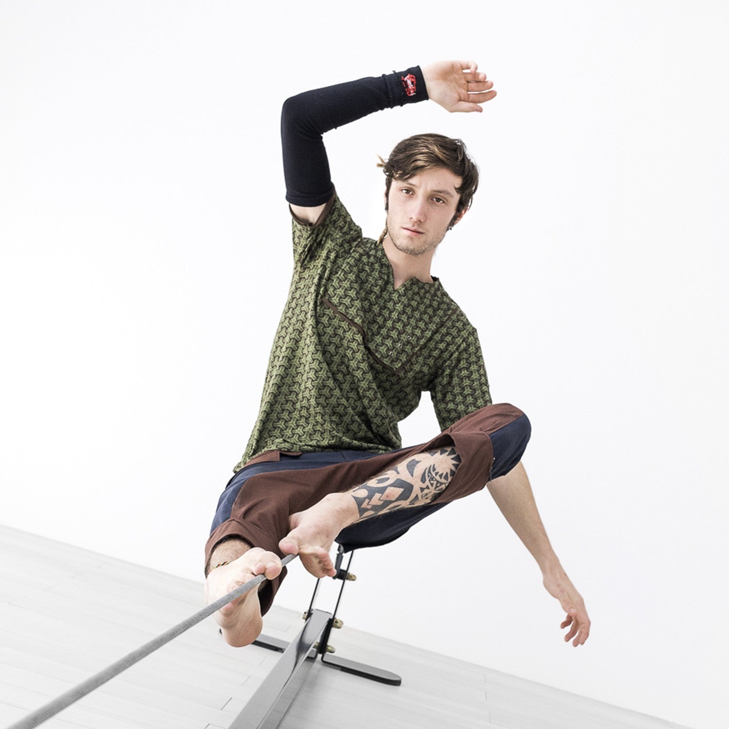 struttura autoportante con filo teso e slackline