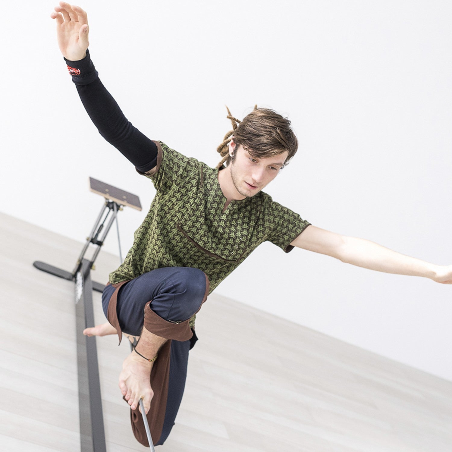 struttura autoportante con filo teso e slackline